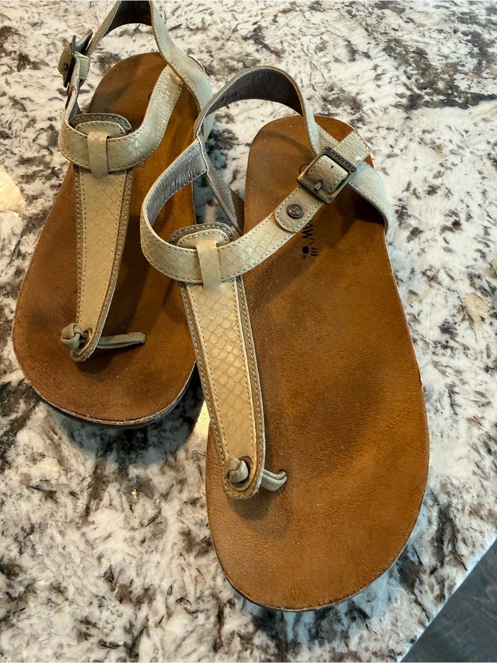 Bear Paws Leather Thong Sandals